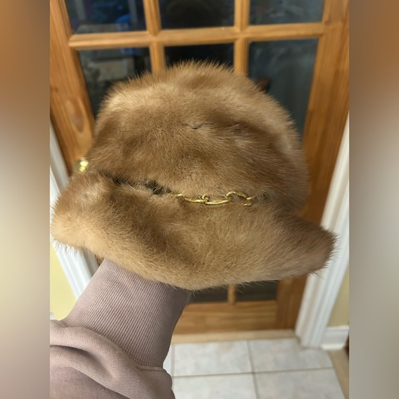 Vintage Fur Hat - Picture 9 of 16